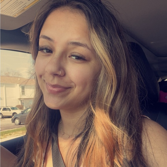 Meet your Posher, Emily - Picture 6 of 6